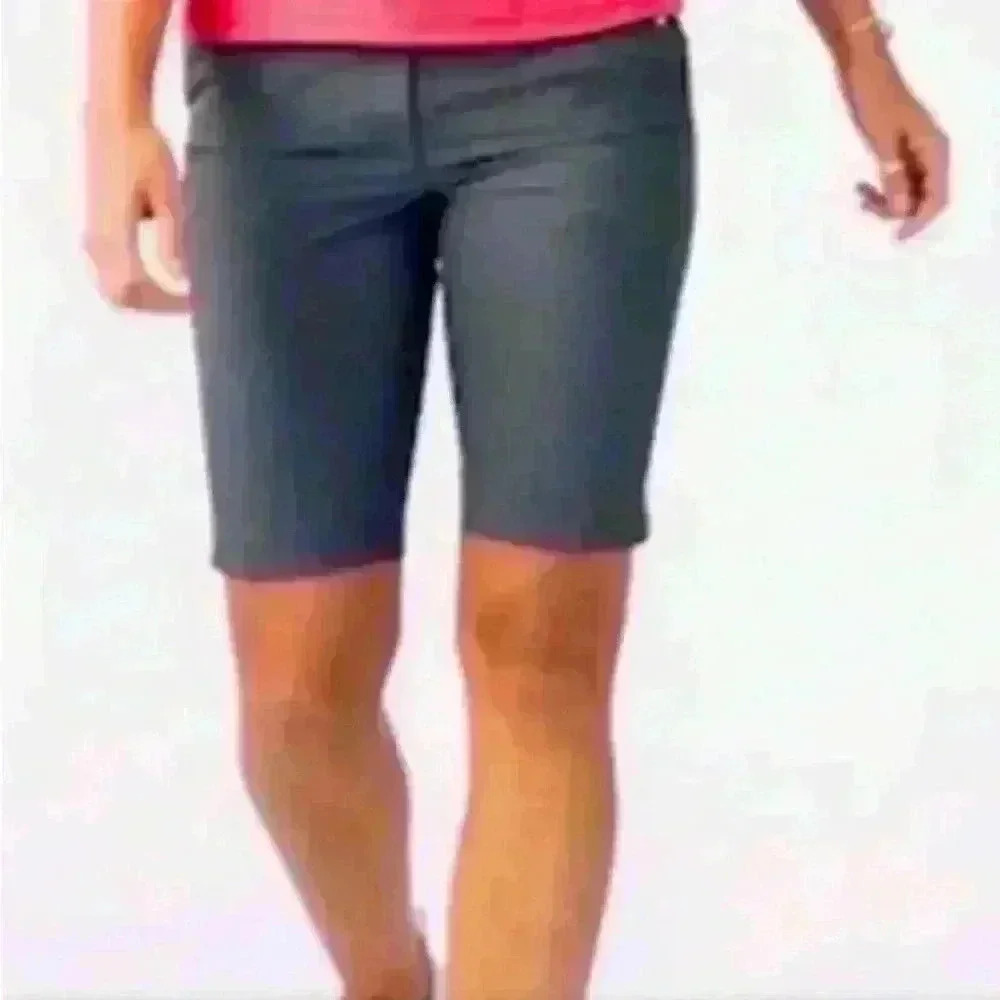 🆕 ZYIA Active Women’s Gray Clubhouse Shorts, small